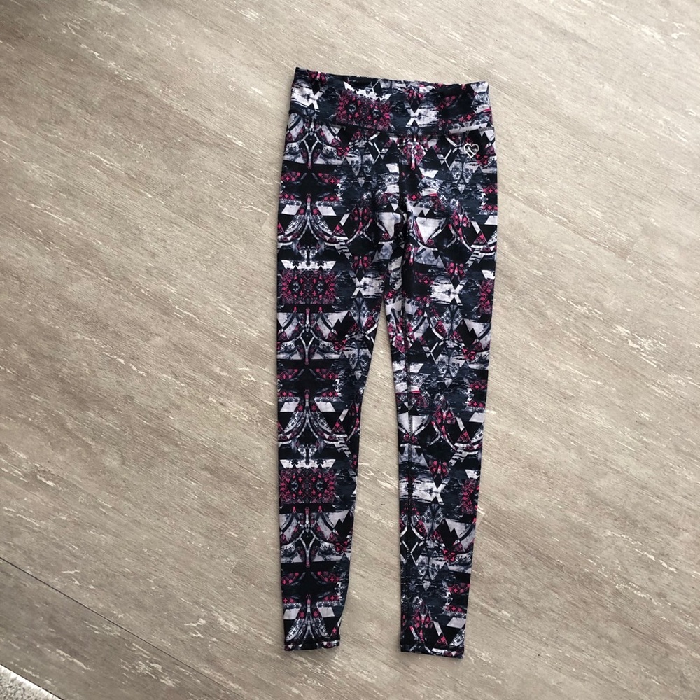 Geometric patterned live love dream leggings